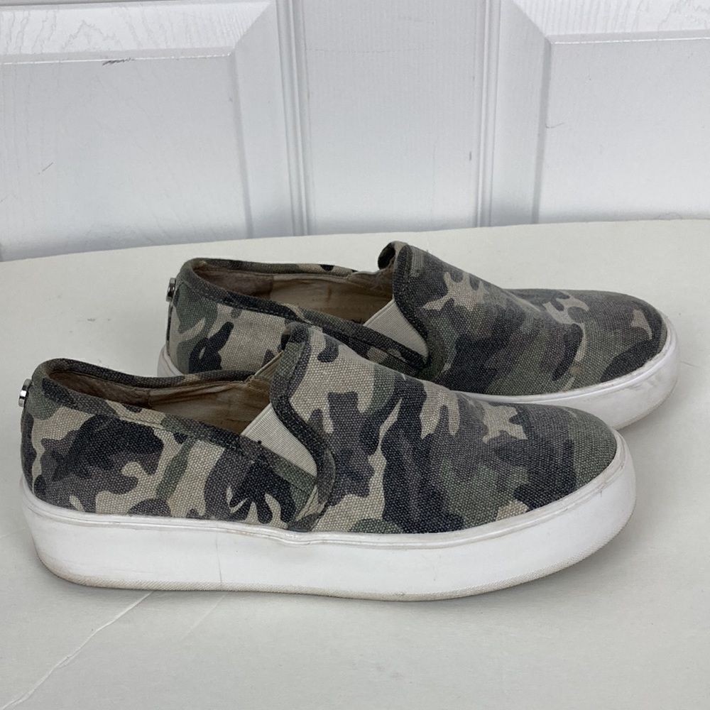 Steve Madden Camouflage Slip-On Sneakers Size 7M